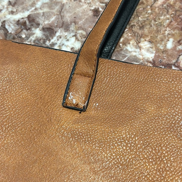 BEAUTIFUL BROWN LEATHER CARRY ALL! A MUST HAVE!! - Picture 14 of 14